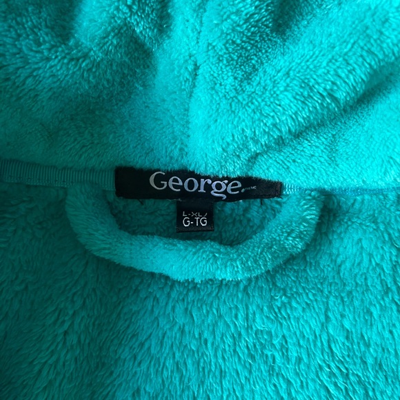 Teal Fluffy Robe - Picture 2 of 2